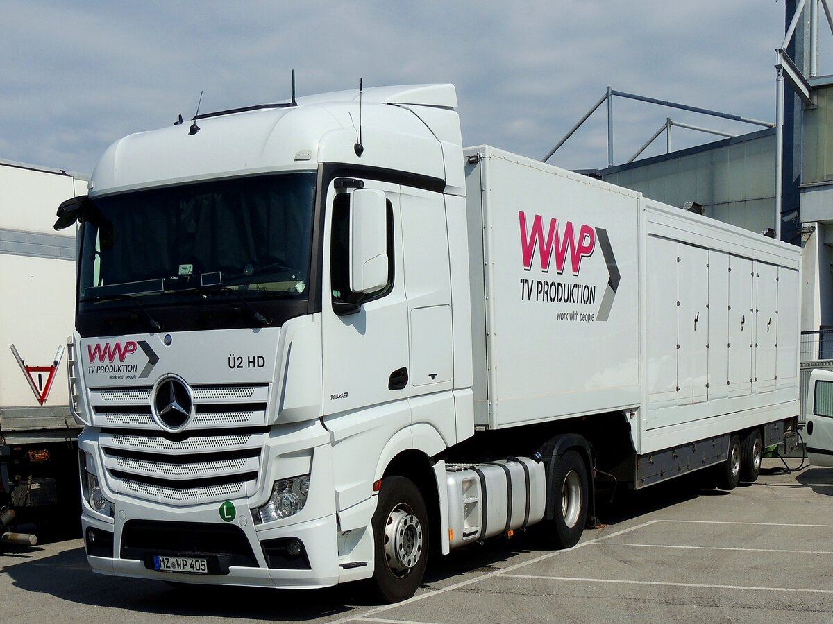 MB-1848 mit Auflieger zur TV-Produktion, anlässliche eines österr. Bundesligaspieles des SV-Ried; 210725