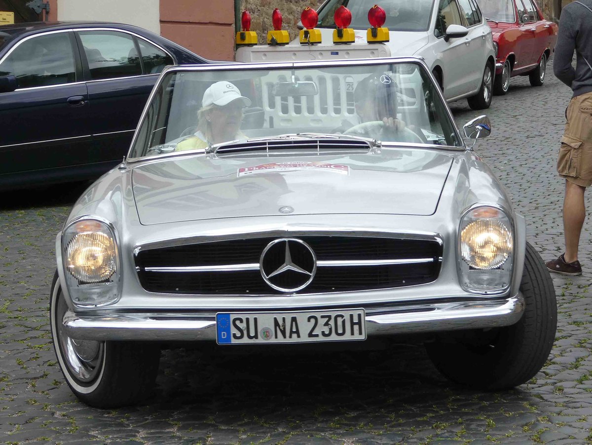 =MB 230 SL, Bj. 1965, 2300 ccm, 150 PS, unterwegs in Fulda anl. der SACHS-FRANKEN-CLASSIC im Juni 2019
