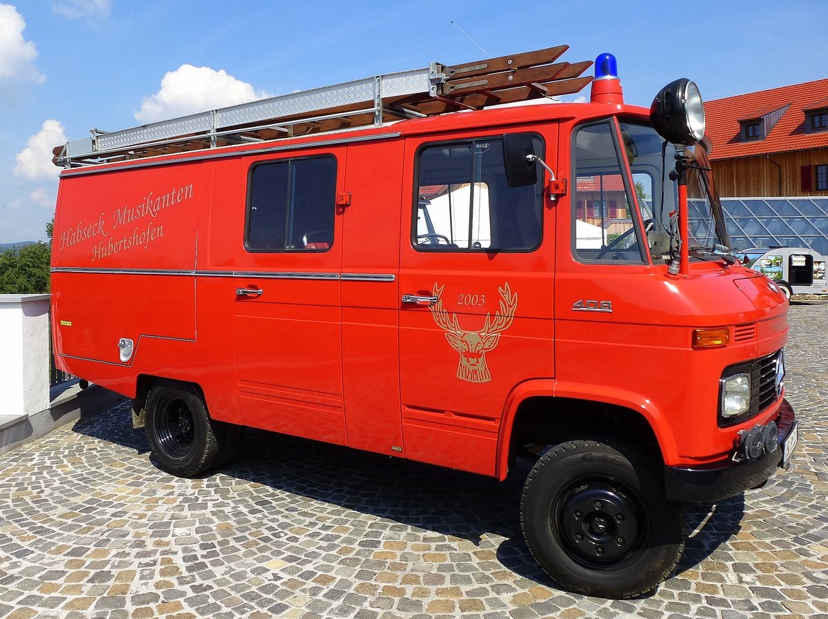 MB 408, ausgedientes Feuerwehrfahrzeug, transportiert jetzt eine Musikkapelle, Auto+Traktor Museum Gebhardsweiler, Aug.2013