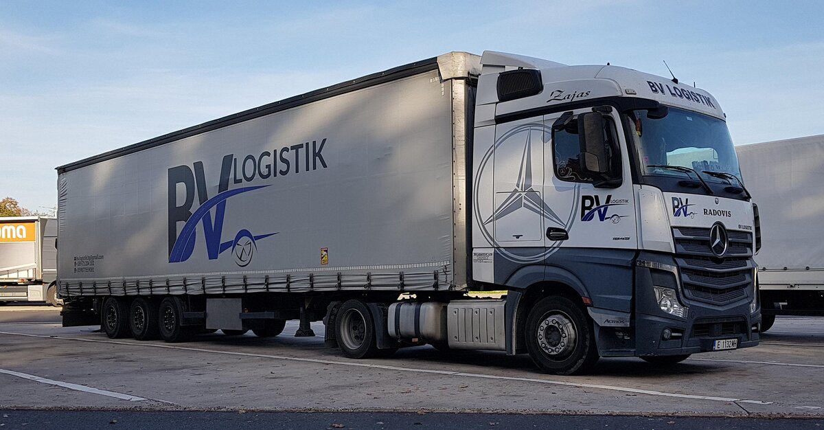 =MB Actros-Sattelzug von BV-Logistic, 09-2022