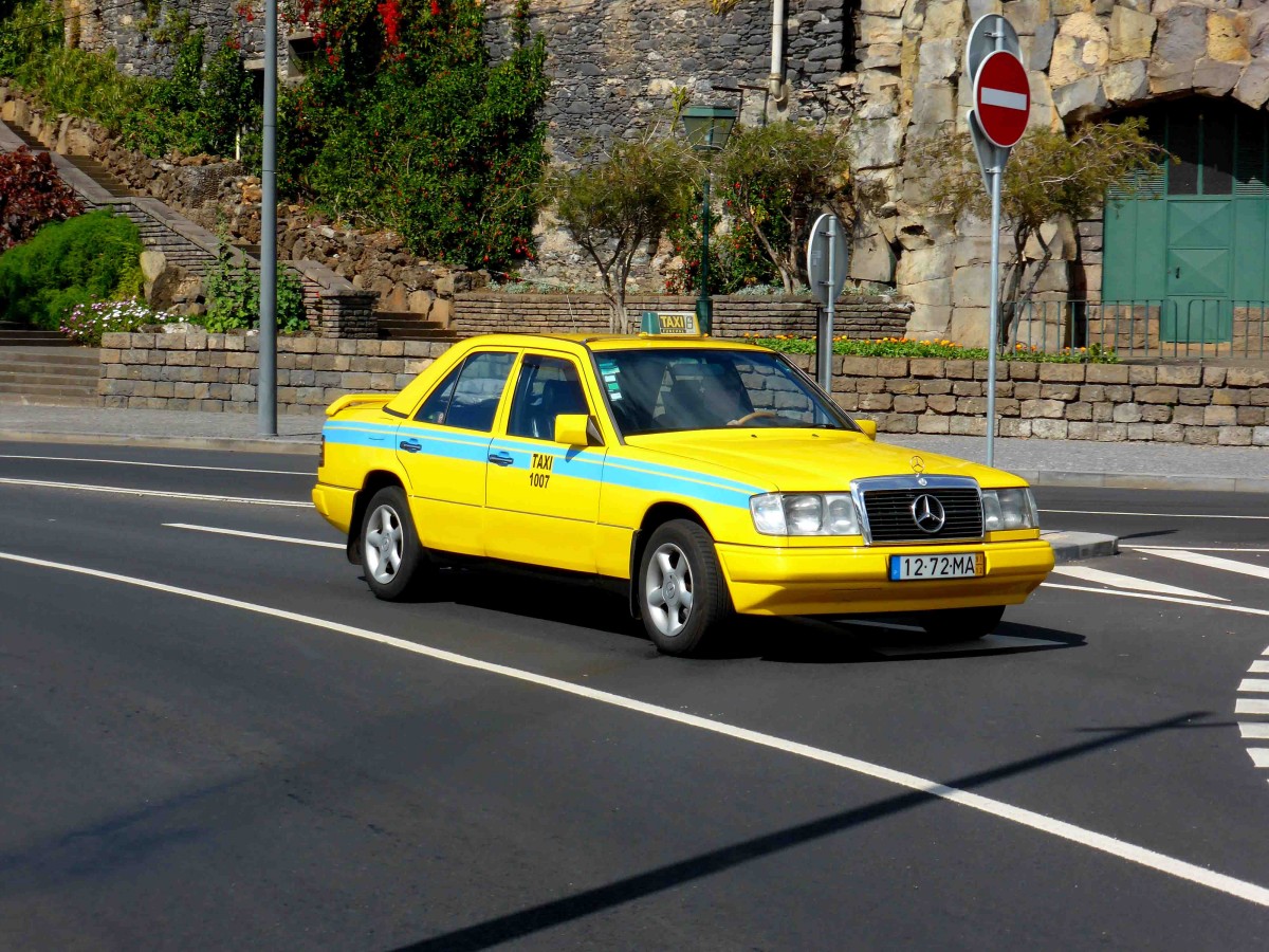 MB als Taxi unterwegs in Funchal/Madeira im März 2015