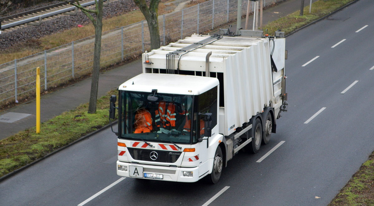MB ECONIC 3233 Müllentsorgungsfahrzeug mit VARIOPRESS Müllpresse aus Berlin am 14.02.20 Berlin Schöneweide.