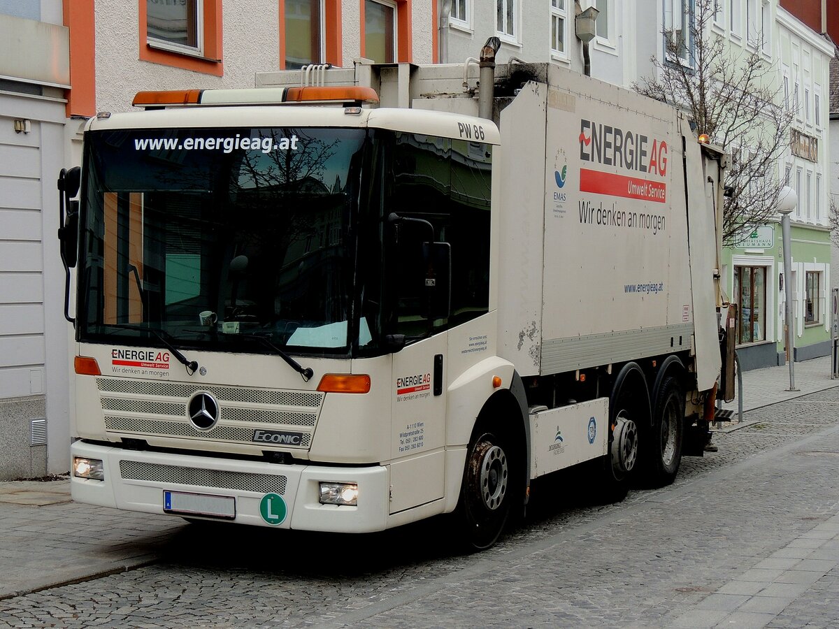 MB-ECONIC der Energie-AG, anlässlich einer Müllentsorgung in der Stadt Ried; 210304