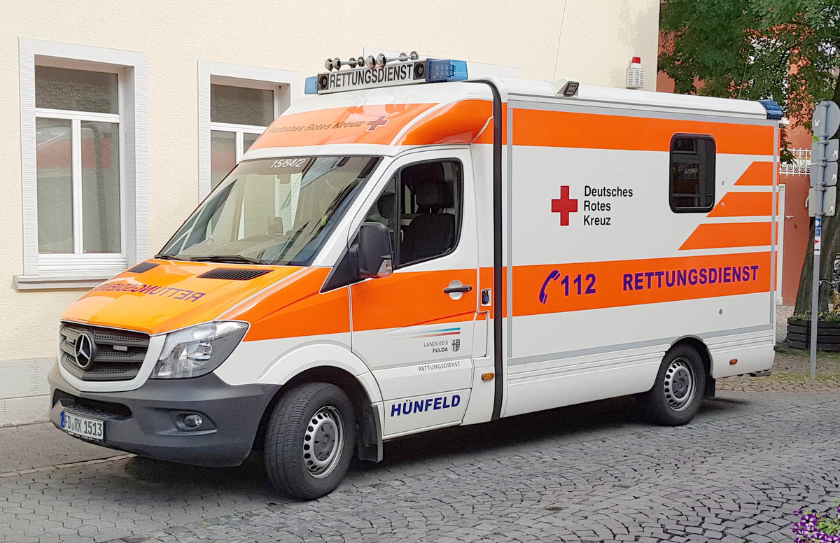 =MB Sprinter als DRK-Rettungsdienstfahrzeug steht im August 2019 in Hünfeld