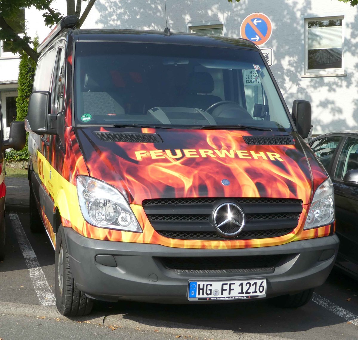=MB Sprinter als Infomobil der Feuerwehr BAD HOMBURG steht in Hünfeld anl. der Hessischen Feuerwehrleistungsübung 2019, 09-2019