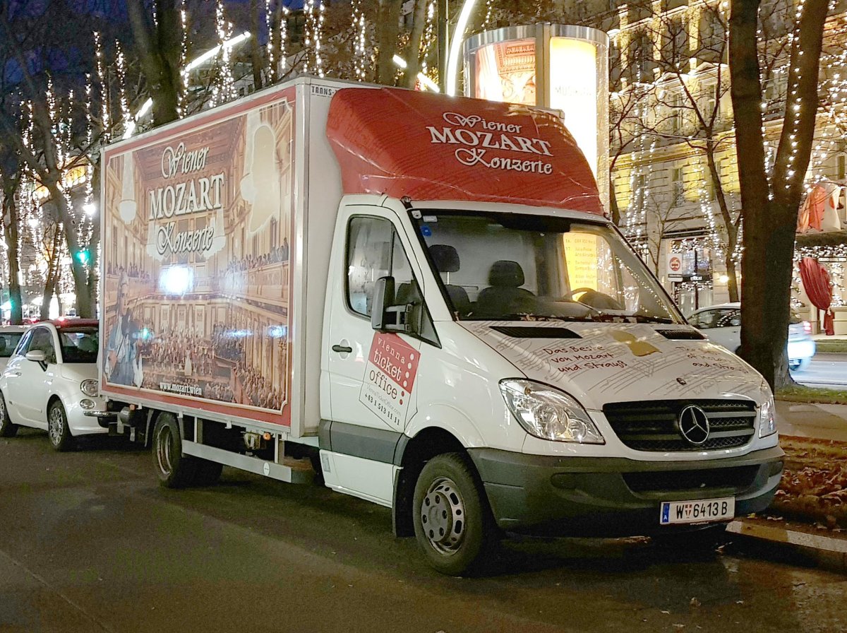 =MB Sprinter als Werbefahrzeug für die Wiener Mozartkonzerte steht im November 2019 in Wien