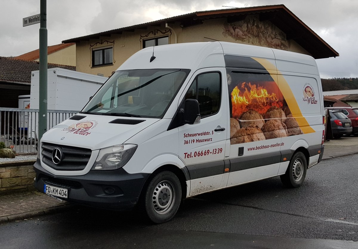 =MB Sprinter vom Backhaus MÖLLER steht im November 2019 in Kalbach