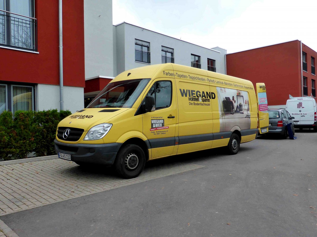 MB Sprinter des Innenausstatters  WIEGAND  aus Fulda steht auf einer Baustelle in 36088 Hünfeld, September 2014