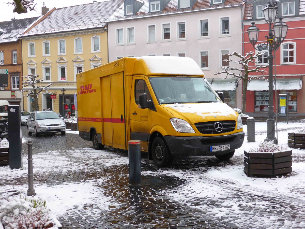 MB Sprinter von DHL unterwegs in 36088 Hünfeld, Januar 2015