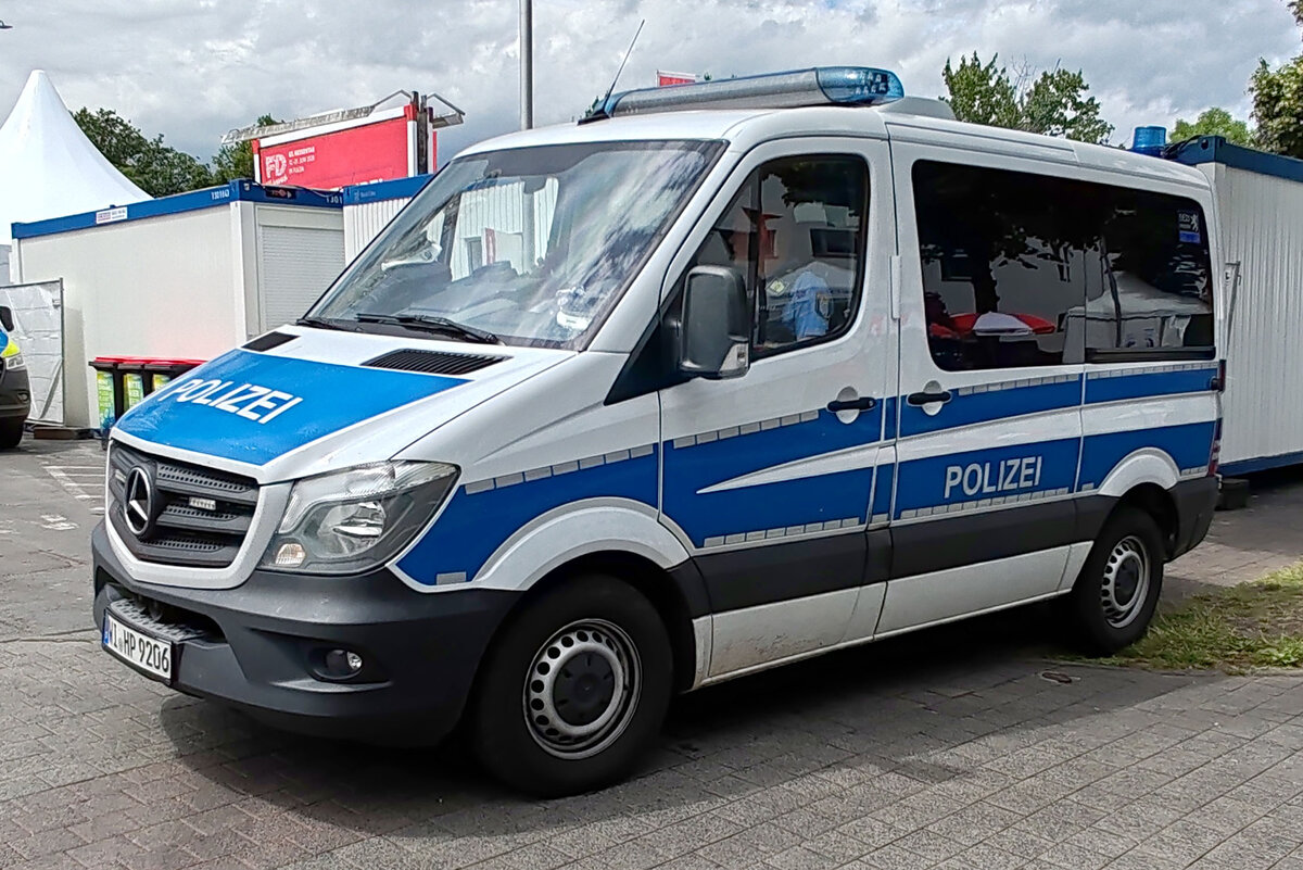 =MB Sprinter der LaPo HESSEN steht auf dem Hessentagsgel�nde in Fulda, 06-2026