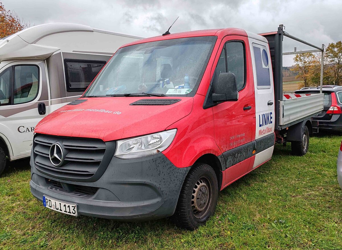 =MB Sprinter von LINKE-Metallbau steht auf dem Besucherparkplatz bei der Bulldogmesse in Alsfeld, 10-2025
