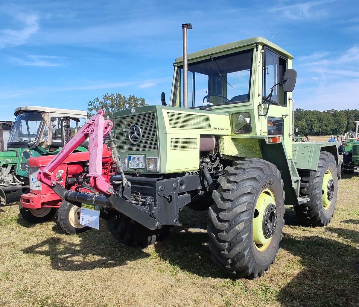 =MB Trac 800, gesehen bei der Oldtimerveranstaltung der OLDTIMERFREUNDE OHMTAL in Dannenrod, 09-2025