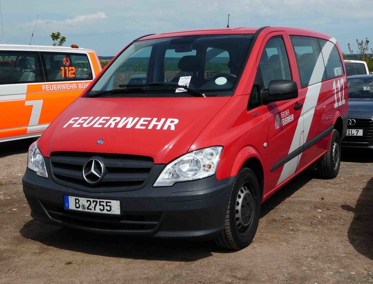 =MB Viano der Berliner Feuerwehr, gesehen auf dem Parkplatz der RettMobil 2017 in Fulda, Mai 2017