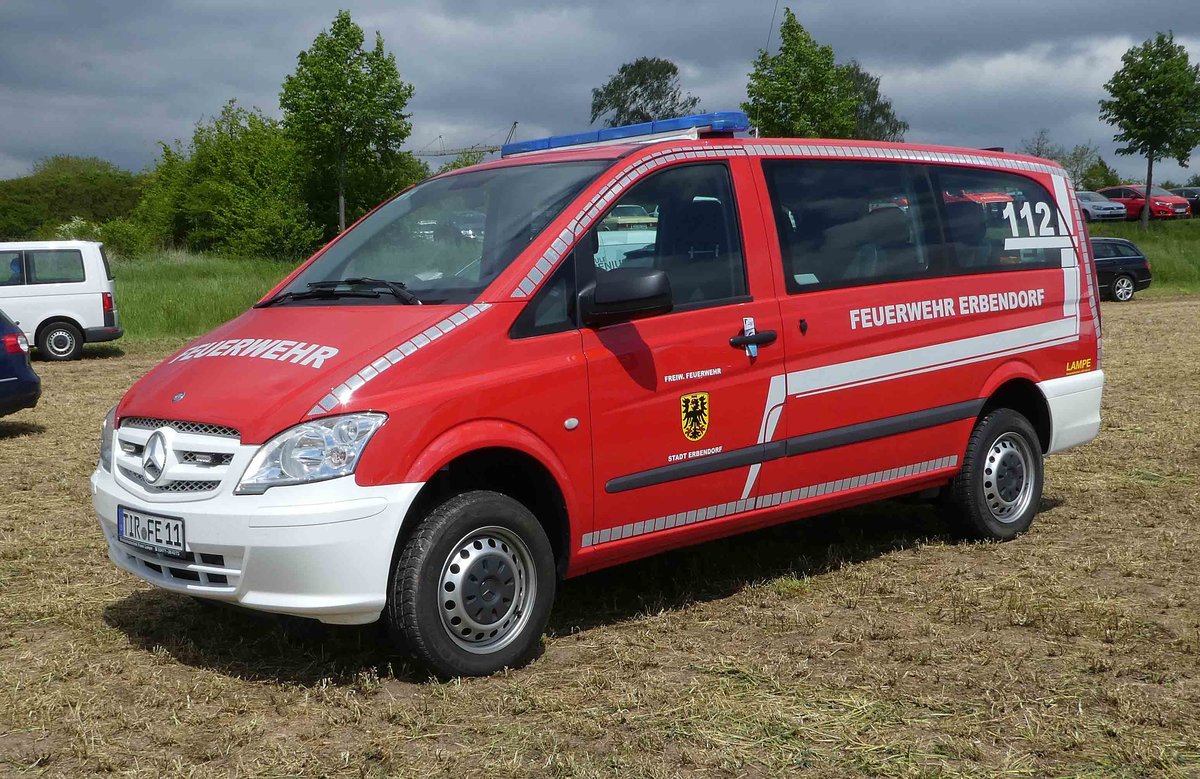 =MB Viano der Feuerwehr ERBENDORF steht auf dem Besucherparkplatz der Rettmobil 2019 in Fulda, 05-2019
