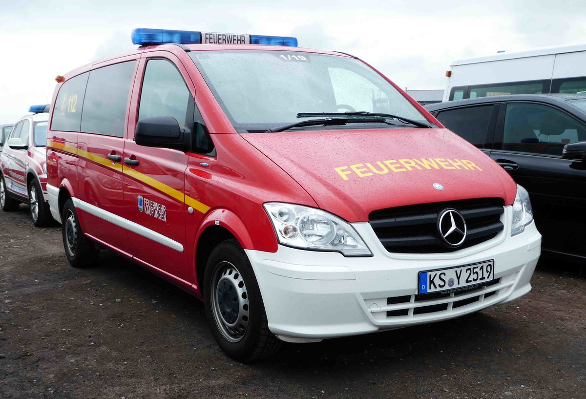 =MB Viano der Feuerwehr von KAUFUNGEN, fotografiert bei der RettMobil 2017 in Fulda - Mai 2017