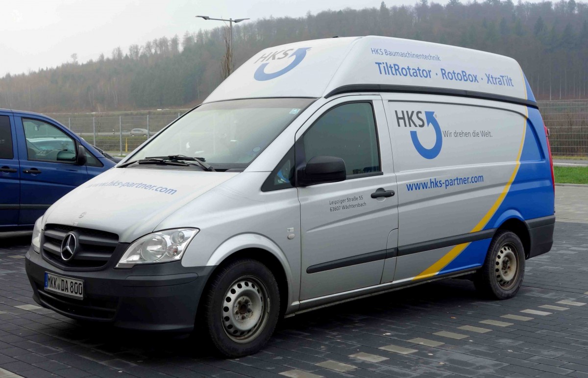 MB Viano von  HKS-partner , gesehen auf einem Parkplatz in Biebergem�nd im Dezember 2015