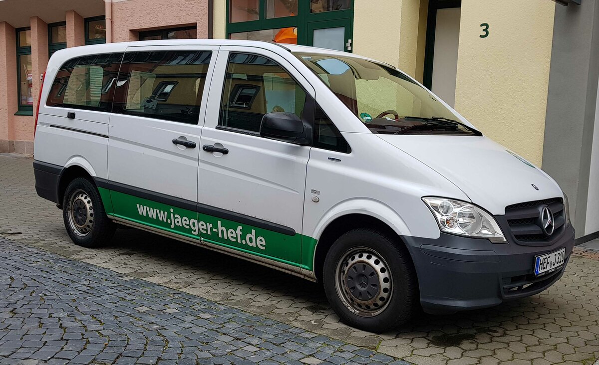 =MB Viano von J�GER-Putz & Maler steht im Februar 2022 in H�nfeld