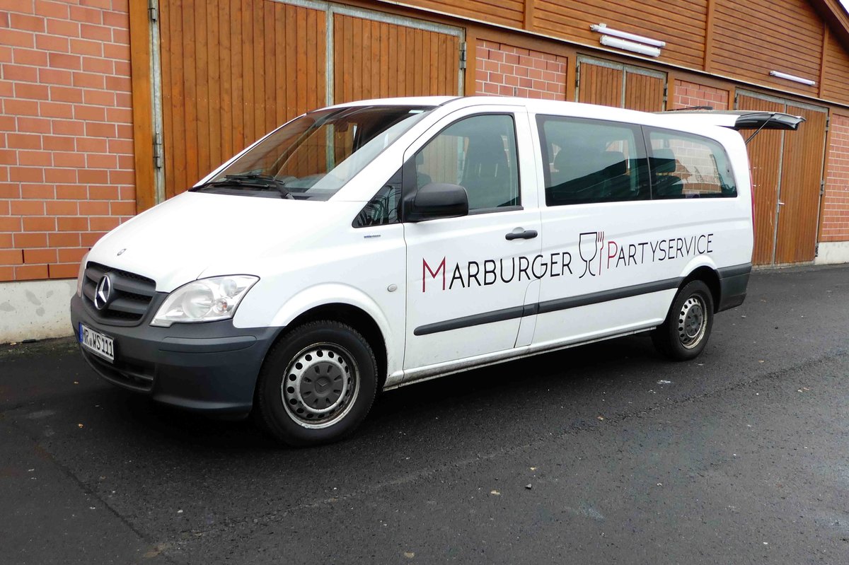 =MB Viano vom  Marburger Partyservice  steht im Februar 2017 bei der Hessischen Landwirtschaftsausstellung in Alsfeld