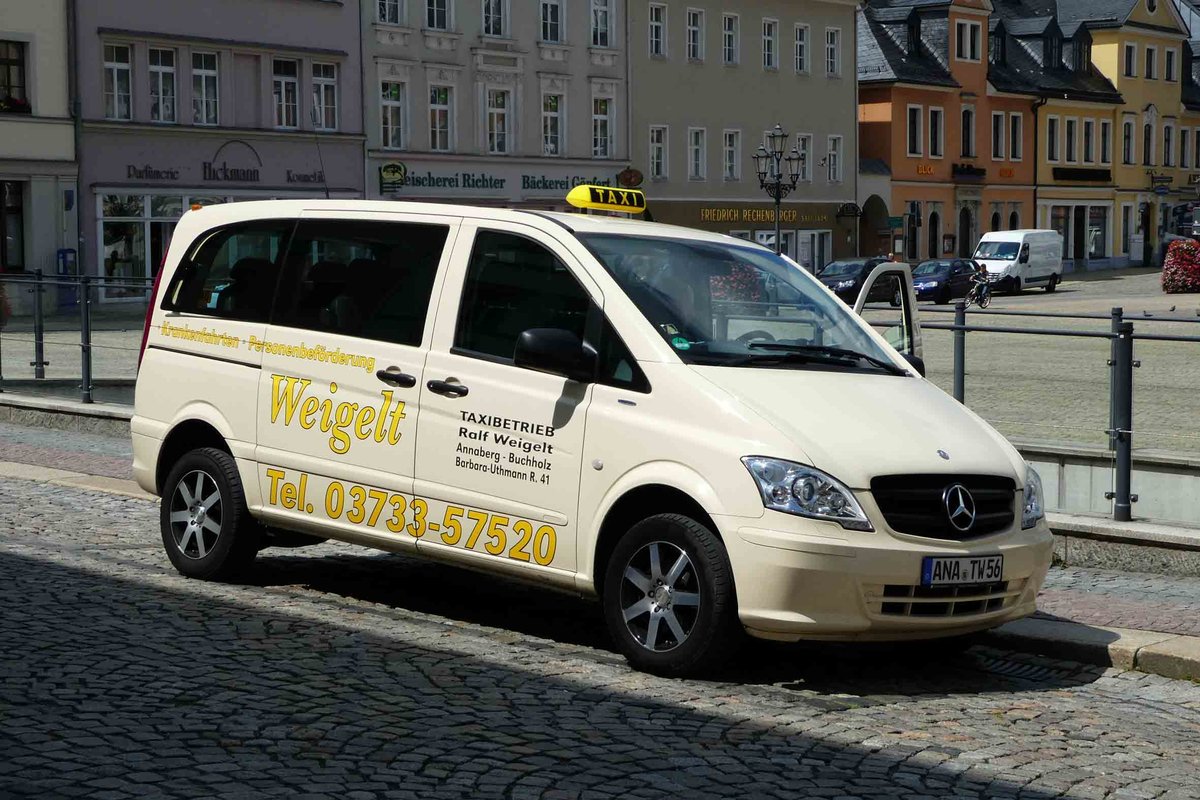 =MB Viano vom Taxibetrieb  WEIGELT  gesehen in Annaberg-Buchholz im Juli 2016 