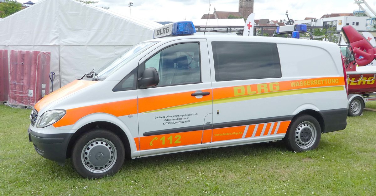 =MB Vito  der DLRG OV Bebra steht auf der Präsentationsfläche der Rettungs- und Hilfsdienste, gesehen im Juni 2019 beim Hessentag in Bad Hersfeld