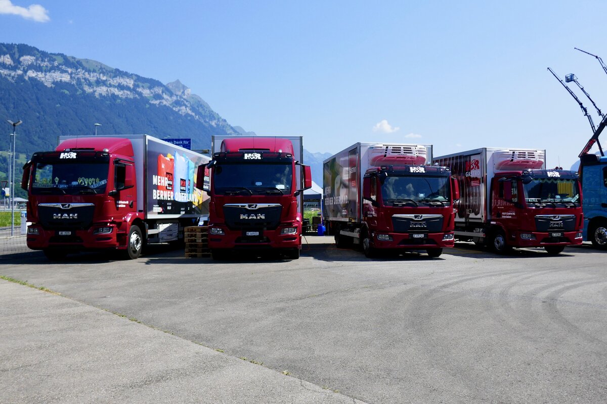Mehrere MAN von H&R Gastro am 27.6.26 beim Trucker Festival Interlaken.