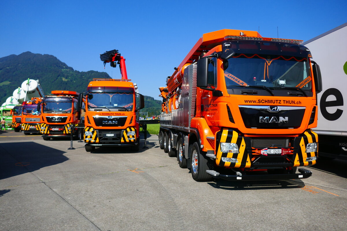 Mehrere MAN von Schmutz Thun am 27.6.26 beim Trucker Festival Interlaken.