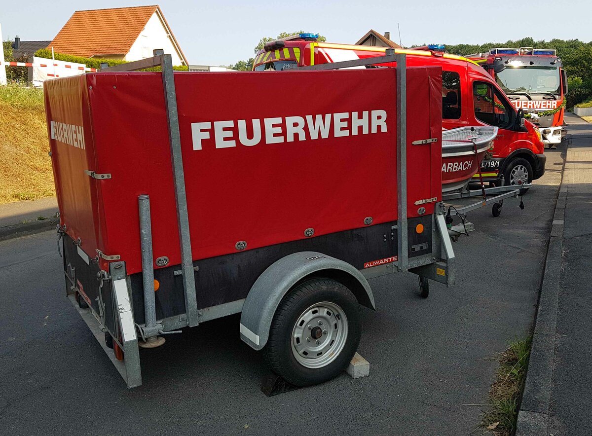 =Mehrzweckanhänger der Freiwilligen Feuerwehr PETERSBERG-MARBACH ausgestellt anl. dem Feuerwehrfest im Juli 2023