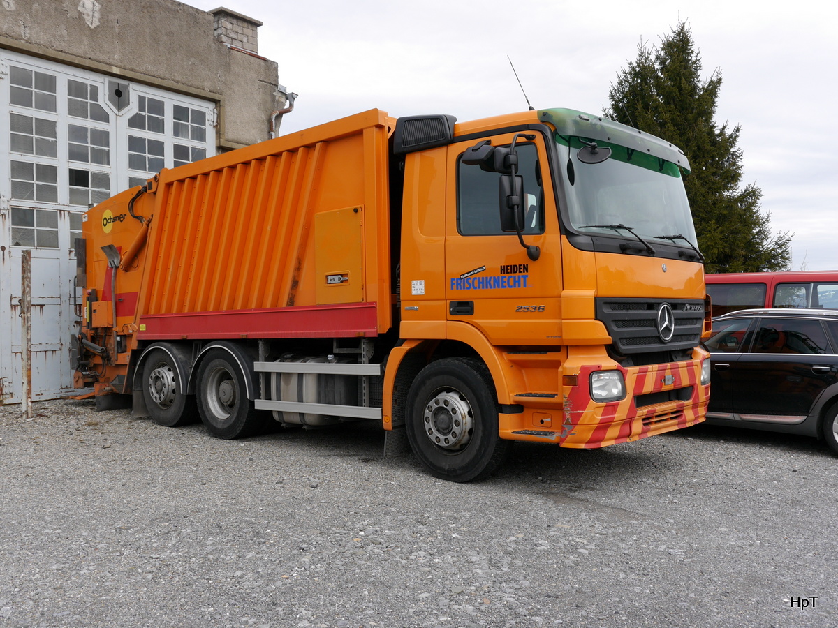 Mercedes Actros Müllwagen abgestellt in Heiden am 09.03.2018