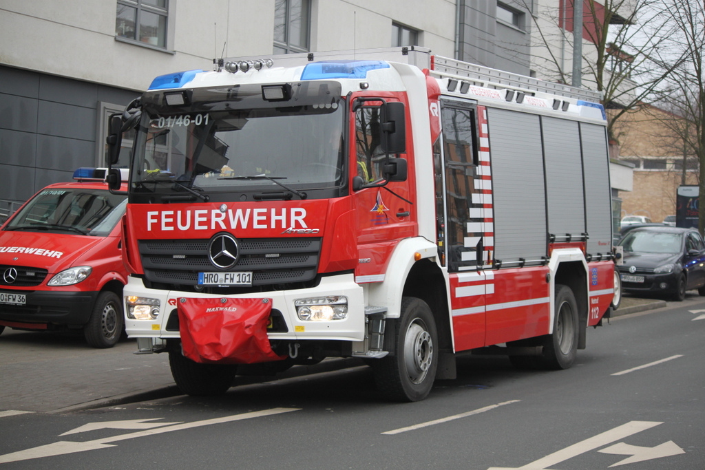 Mercedes Atego von der Rostocker Berufsfeuerwehr stand am 01.02.2019 in der Rostocker Innenstadt.