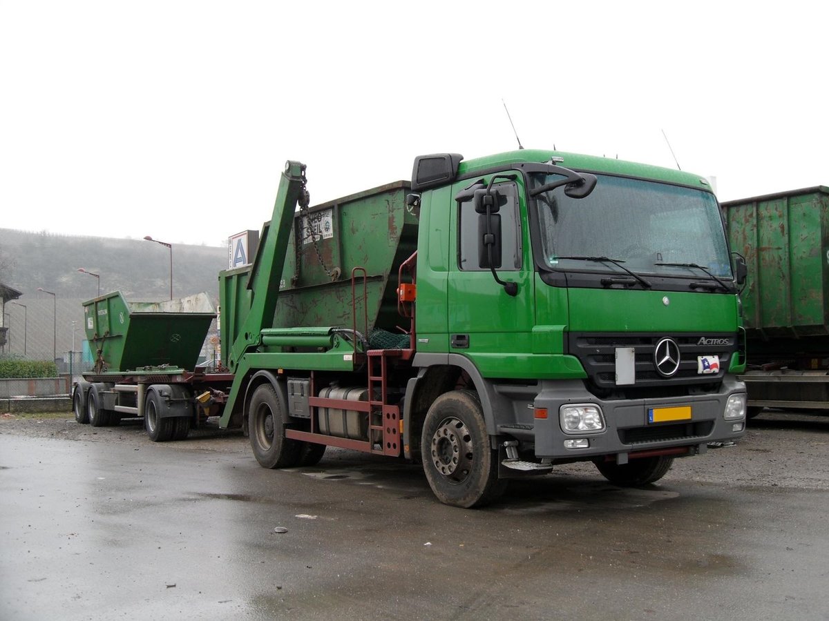 Mercedes-Benz Actros 1844 aufgenommen am 24.01.2010