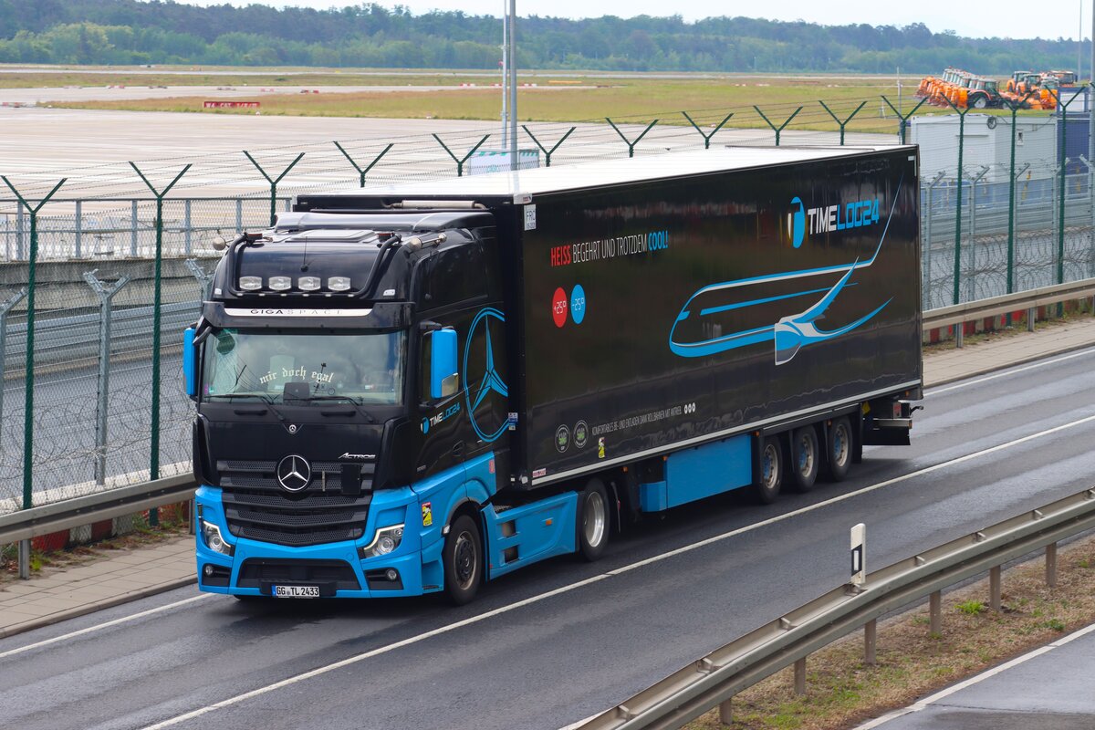Mercedes Benz Actros 1851 Timolog24 am 15.05.26 am Frankfurter Flughafen 