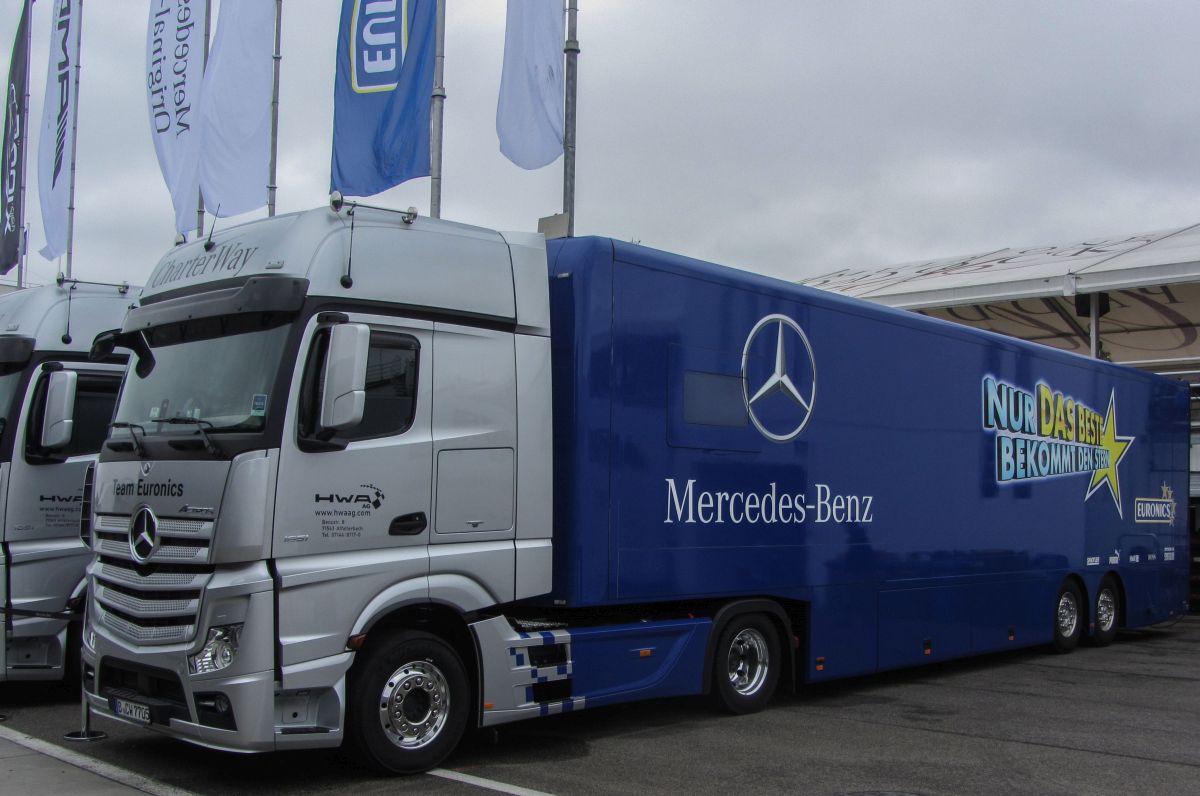 Mercedes-Benz Actros (Parkplatz des Hungaroring, 30.05.2014).