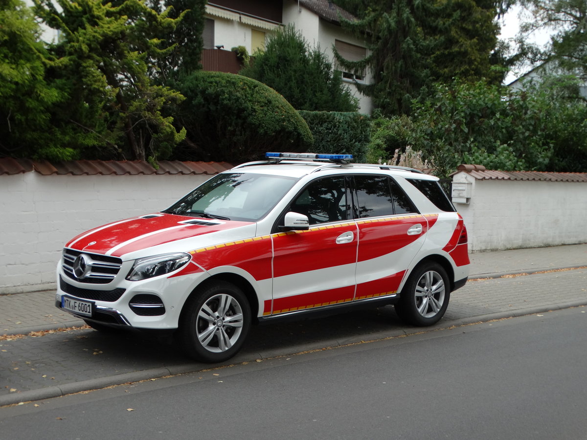Mercedes Benz KdoW der Feuerwehr am 17.09.16 beim Katastrophenschutztag des Main Taunus Kreis in Hochheim am Main
