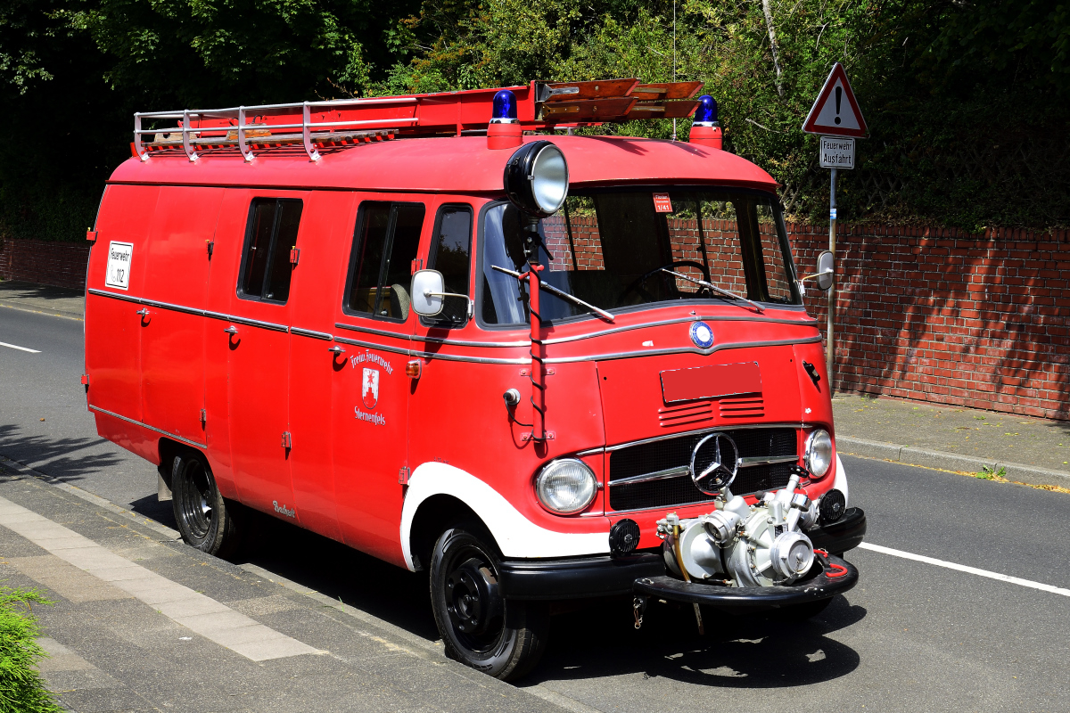 Mercedes-Benz L 319, ex LF der Freiwiligen Feuerwehr Steinenfels.
gesehen am 2.8.22 in Floverich