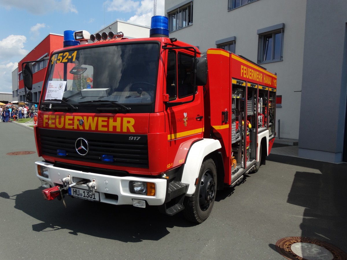 Mercedes Benz RW-1 (Florian Hanau 1-52-1) am 01.06.14 am Tag der Offenen Tür der Feuerwehr Hanau Mitte