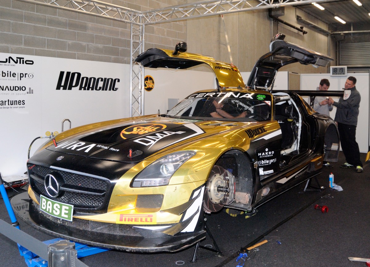 Mercedes-Benz SLS AMG GT3,von HP Racing nach dem Rennen beim Pitwork in der Box. Spa Francorchamps am 20.6.2015 ADAC GT Masters