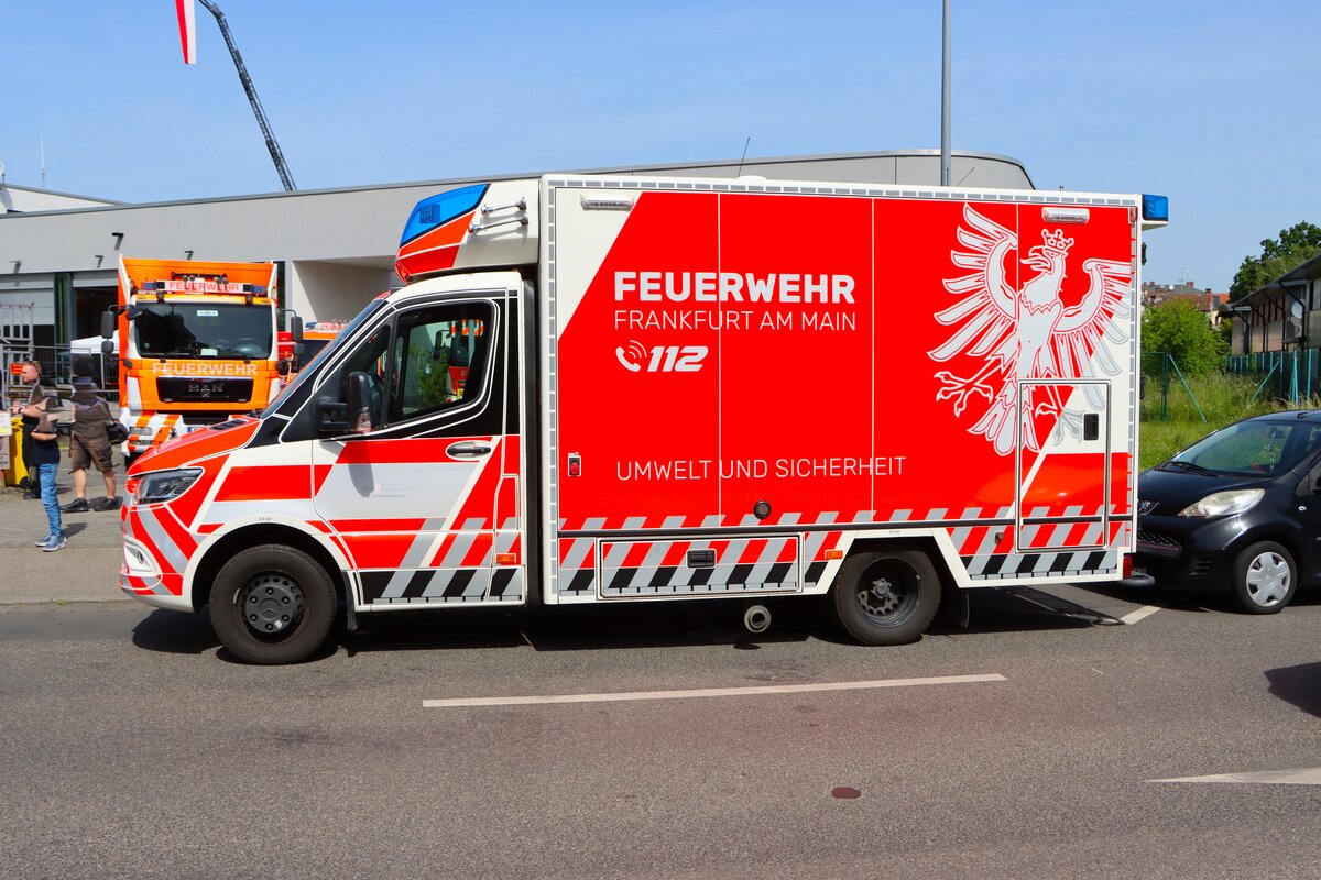 Mercedes Benz Sprinter 519 GW-Mess BF Frankfurt (Florian Frankfurt 1/70) am 24.05.26 beim Tag der offenen T�r der Feuer- und Rettungswache 3 in Frankfurt Nied