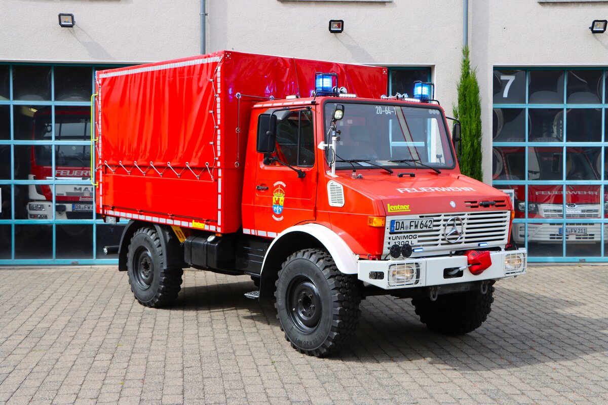 Mercedes Benz Unimog 1300L Lentner GW-L (Florian Darmstadt 20-64-1) Feuerwehr Darmstadt Eberstadt am 30.05.26 bei einen Fototermin. Danke f�r das tolle Shooting