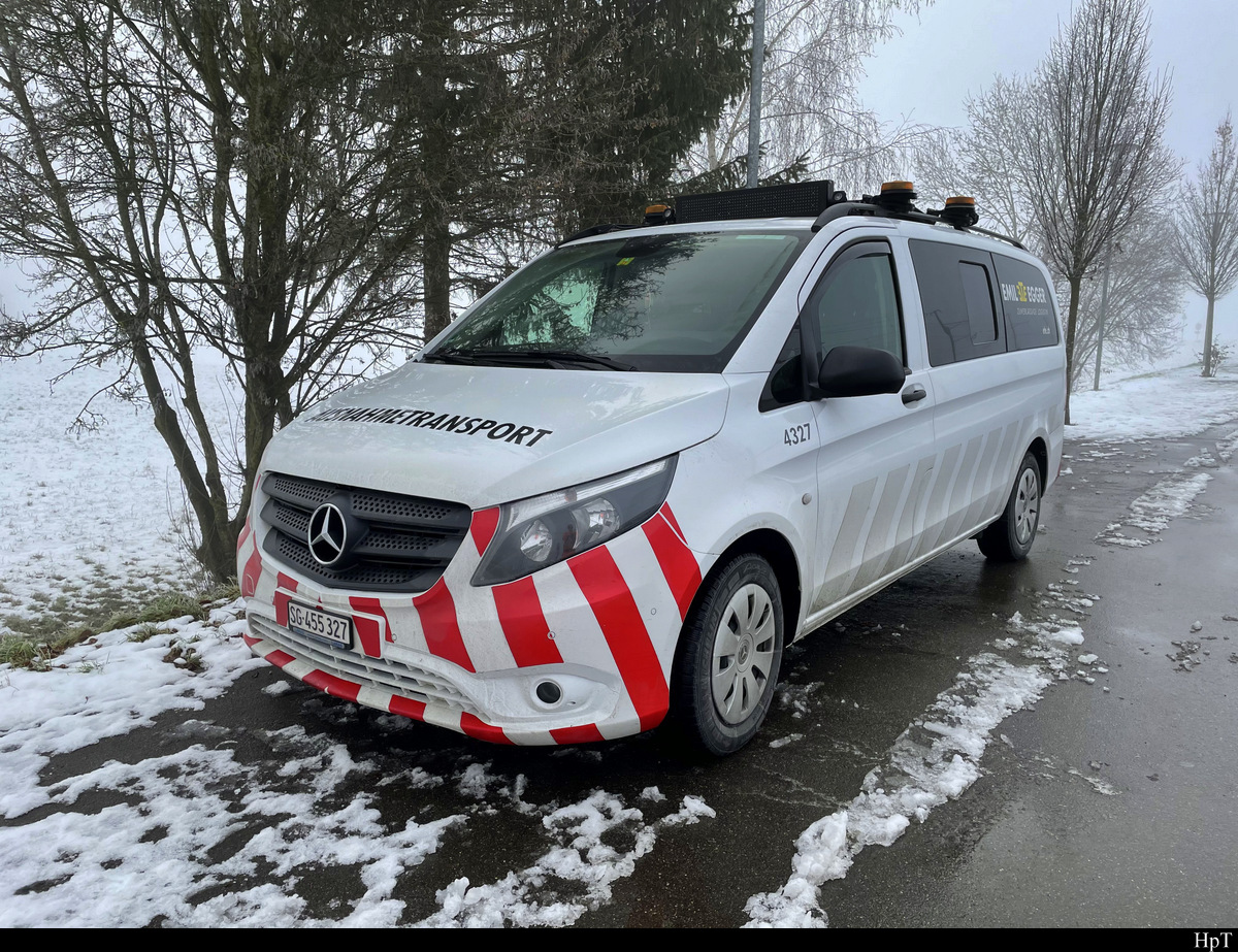 Mercedes Vito als Begleitfahrzeug zu Spezialtransporter in Siselen-Finsterhennen am 13.12.2021