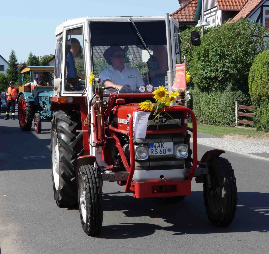 MF 133 als Teilnehmer des Festzuges anl. der 2015er Oldtimerausstellung in Pferdsdorf/Thüringen, 08/2015