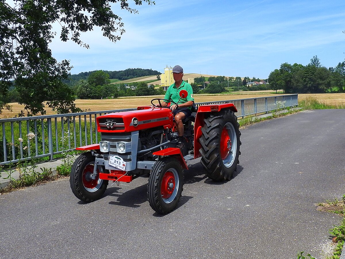 MF130 (Leistung:30PS; Hubraum:1753ccm; Produktionszeitraum: 1964-72) anl�sslich der WadholzClassic; 220717