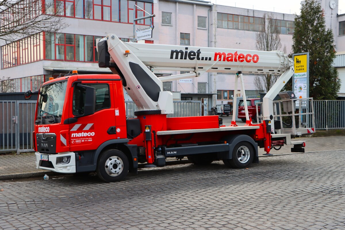 miet Mateco MAN TGL Arbeitsbühne am 17.01.26 in Frankfurt am Main Osthafen