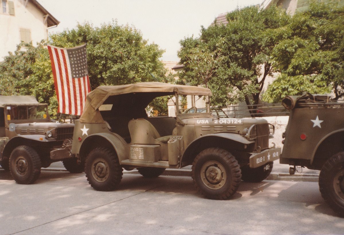 Militärfahrzeuge CH ehemals USA von Walter Ruetsch
Dodge CC 3/4 t in Solothurn im Juni 1981.
Foto: Walter Ruetsch
