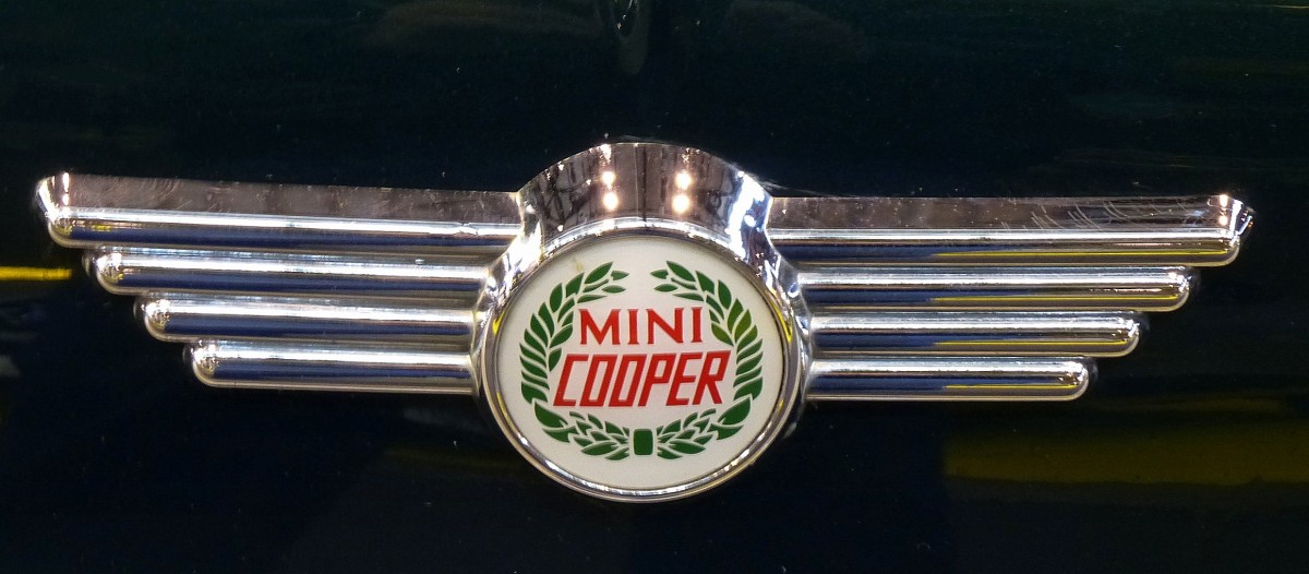 Mini Cooper, Khleremblem am legendren englischen Kleinwagen, Mrz 2014