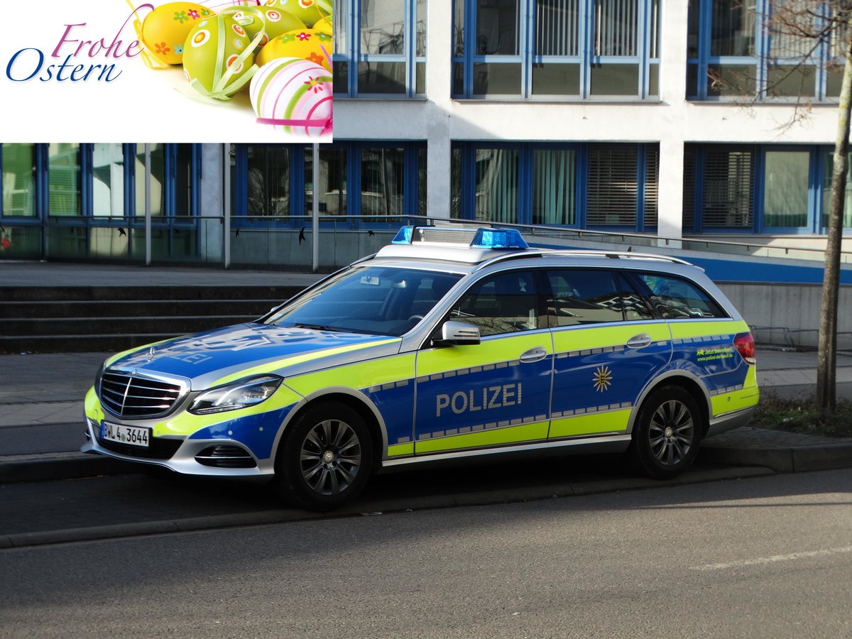 Mit diesem Bild möchte ich allen Fahrzeugbilder.de Usern und Besuchern Frohe Ostern wünschen. Hier zu sehen Polizei Heidelberg Mercedes Benz E-Klasse FustW am 29.01.16 in Heidelberg