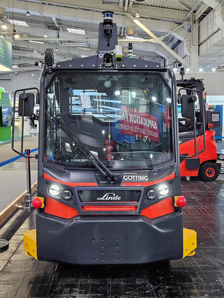 Mit diesem Elektroschlepper P250 von Linde wurde autonomes Fahren vorgeführt. (Messe Hannover, April 2024)