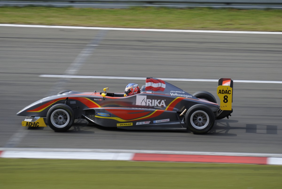 Mitgezogen beim ADAC Masters am 4.8.2013, Nrburgring
ADAC Berlin-Brandenburg e.V. - Team Mcke Motorsport 
Maximilian Gnther 