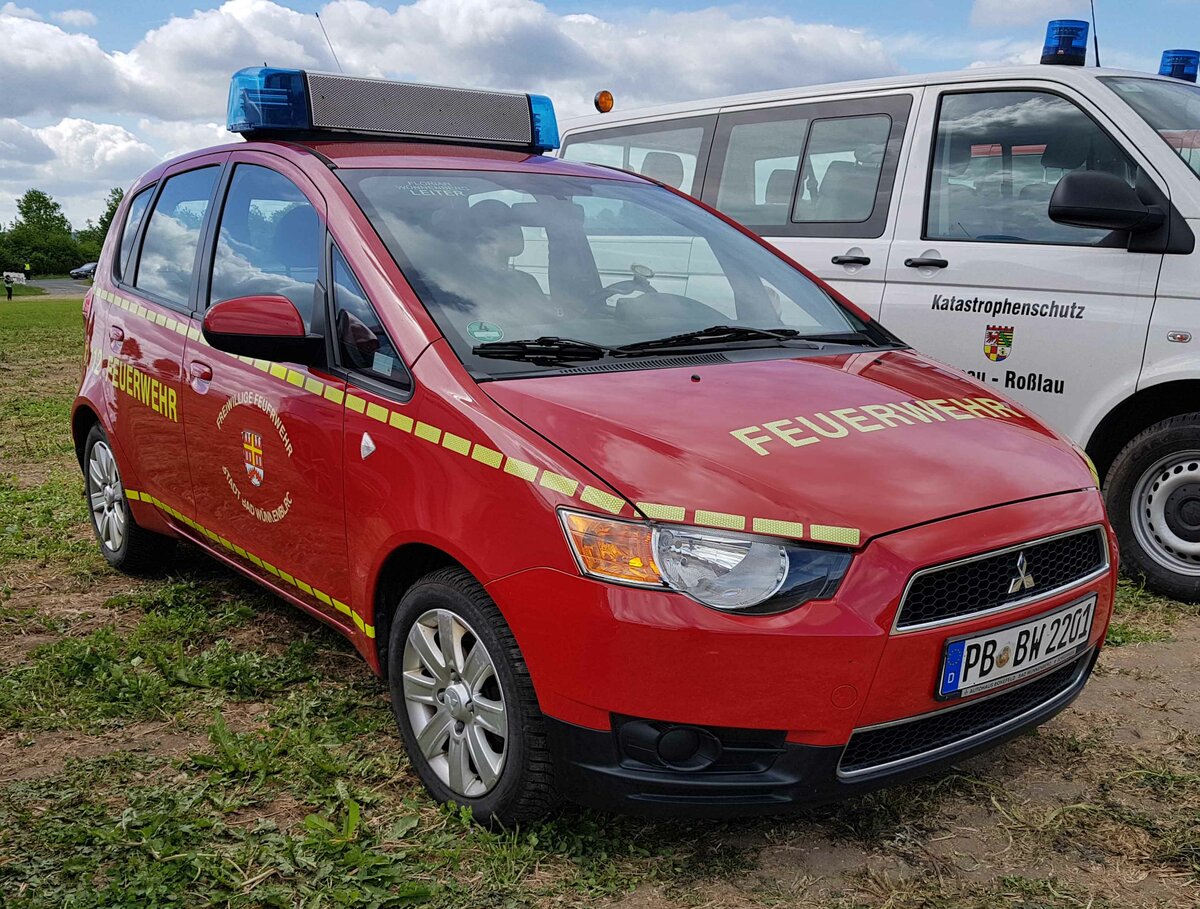 =Mitsubishi Colt der Feuerwehr WÜNNENBERG, gesehen auf dem Parkplatz der RettMobil 2022 in Fulda