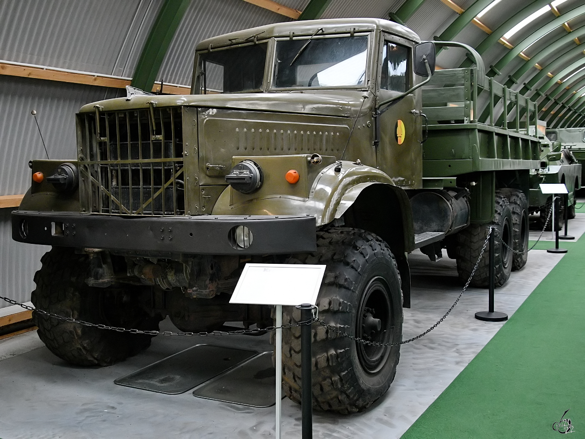 Mitte November 2022 war dieser Lastkraftwagen KrAZ 255 B im NVA Museum Prora ausgestellt.