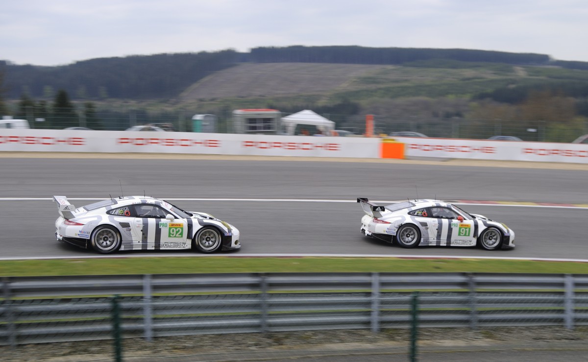 Mitzieher der beiden Porsche RSR von Porsche Team Manthey 91 & 92 im gleich Flug. Am 2.Mai 2015 in Spa Francorchamp beim FIA WEC Langstrecken Rennen